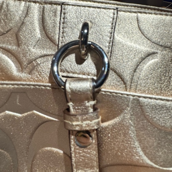 Gold Coach Purse - Picture 4 of 9